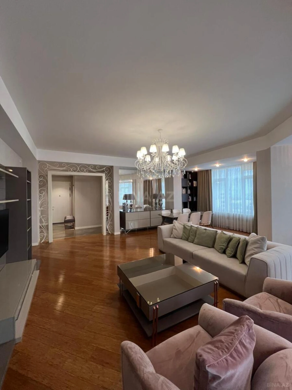 Kirayə verilir 3 otaqlı mənzil 160 m²