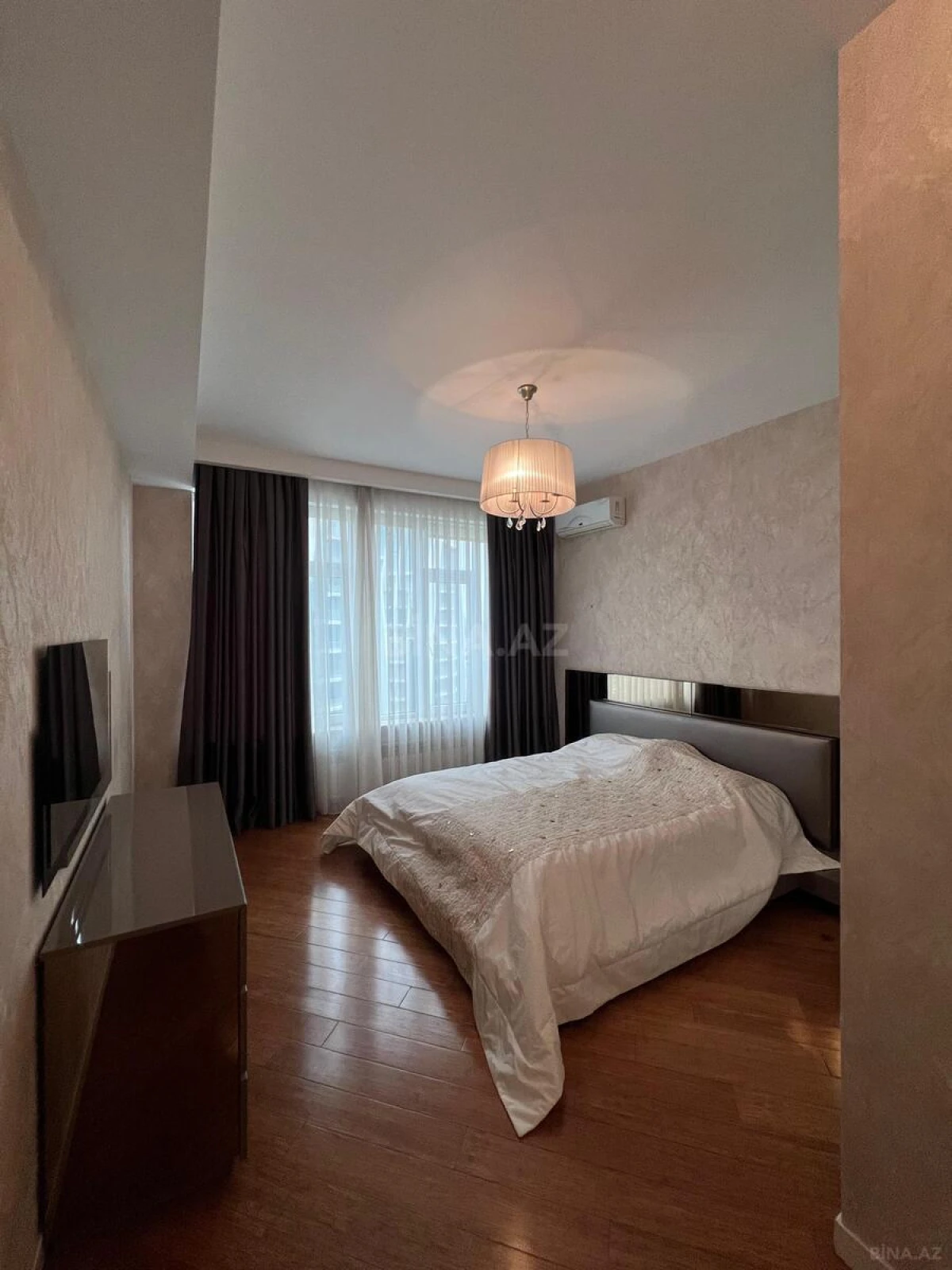 Kirayə verilir 3 otaqlı mənzil 160 m²