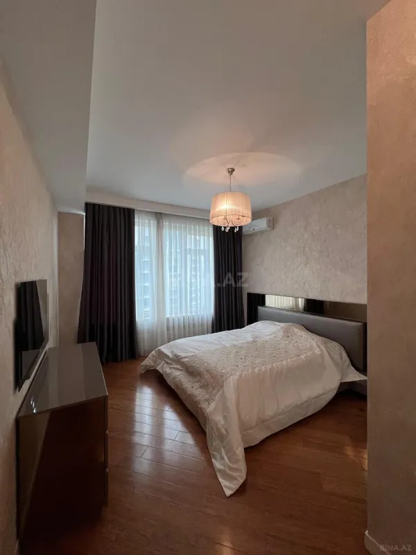 Kirayə verilir 3 otaqlı mənzil 160 m²