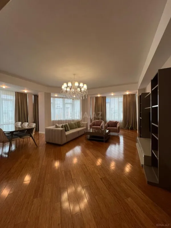 Kirayə verilir 3 otaqlı mənzil 160 m²