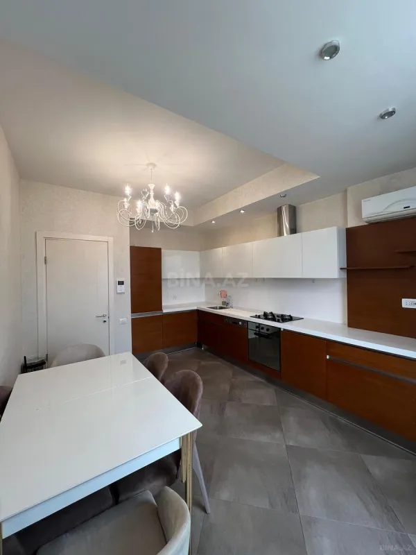 Kirayə verilir 3 otaqlı mənzil 160 m²