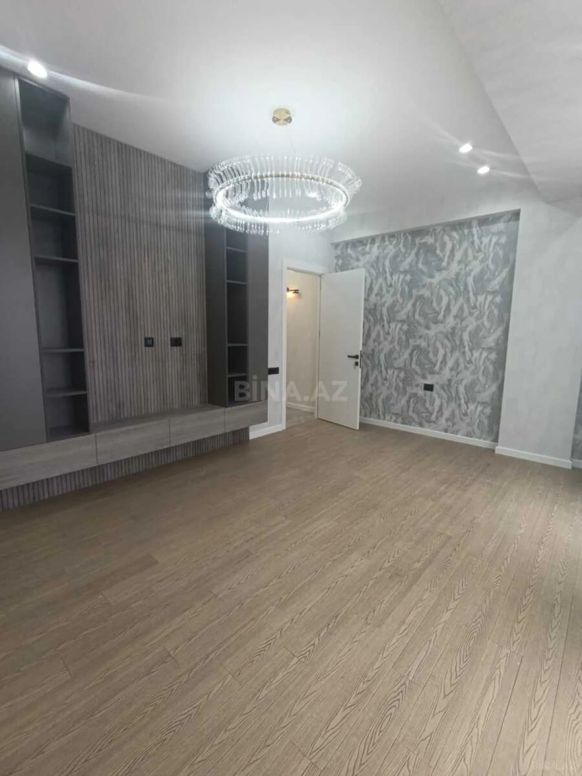 Satılır 2 otaqlı mənzil 65 m²