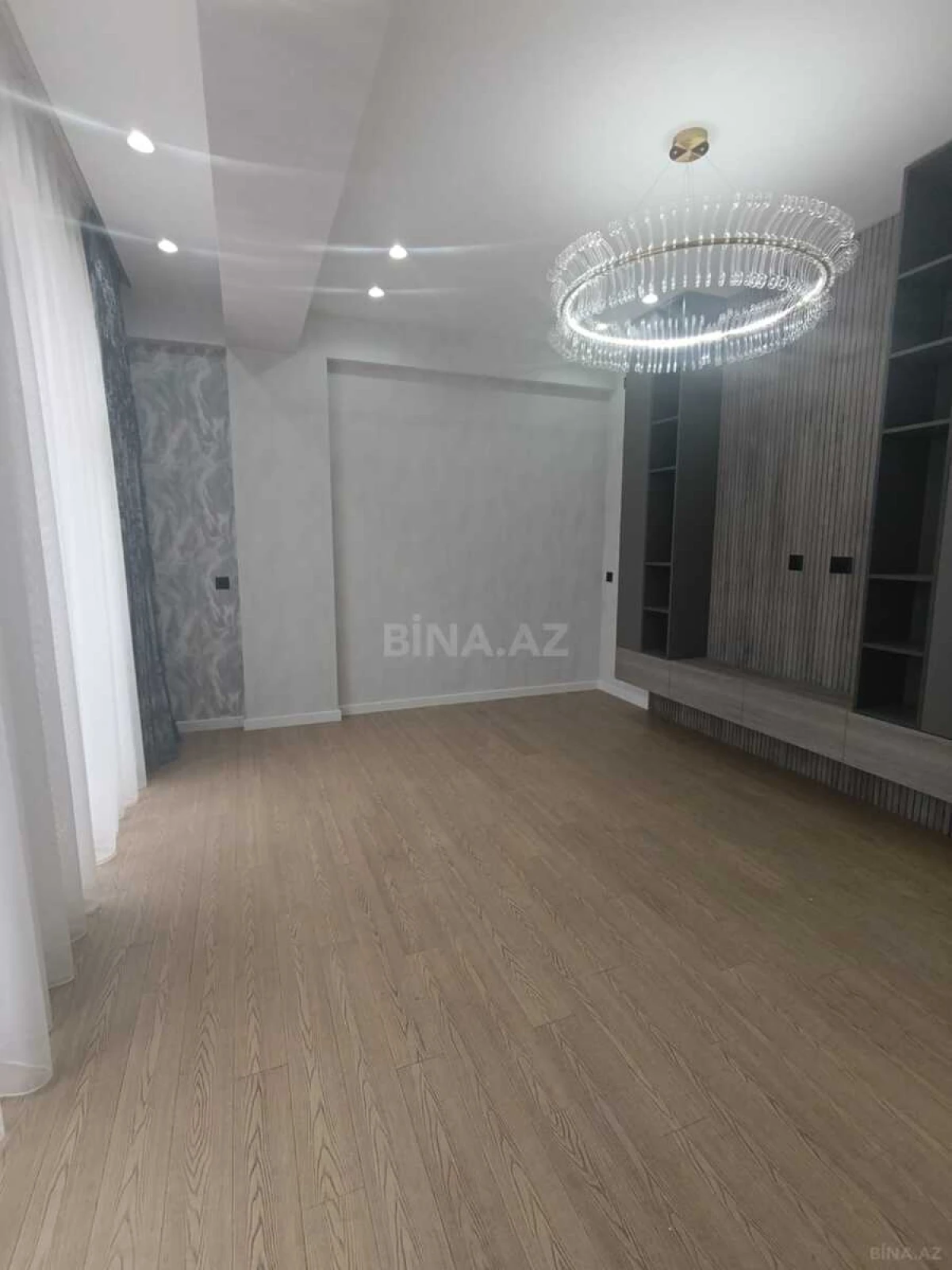 Satılır 2 otaqlı mənzil 65 m²