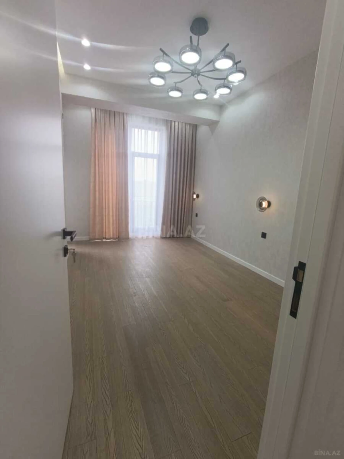 Satılır 2 otaqlı mənzil 65 m²