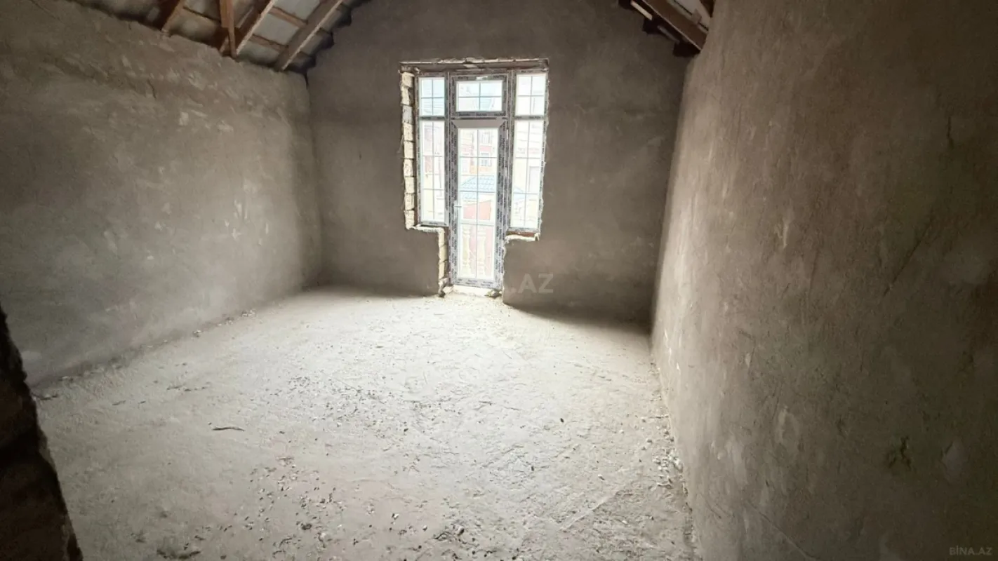 Satılır 5 otaqlı həyət evi 140 m²