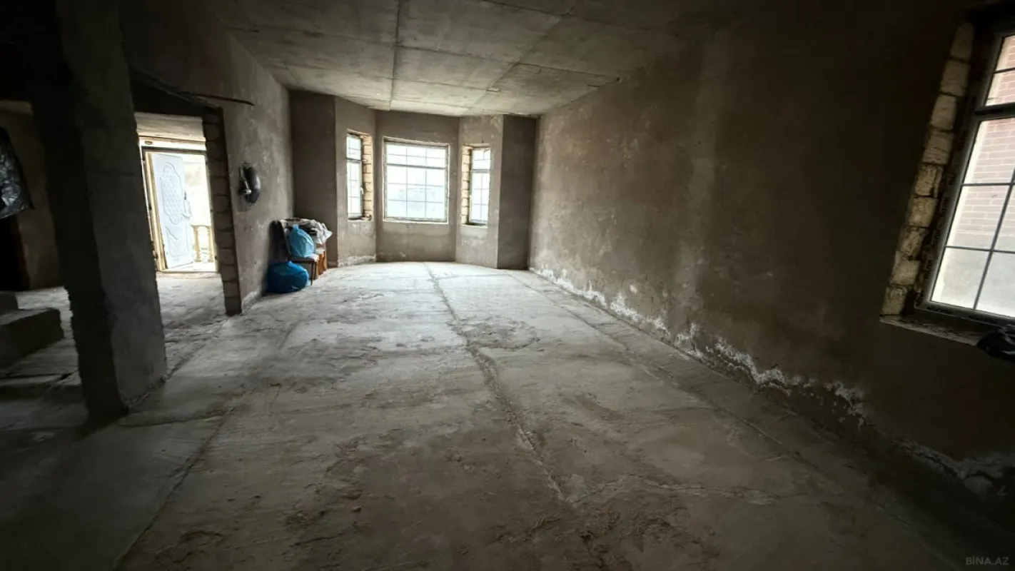 Satılır 5 otaqlı həyət evi 140 m²