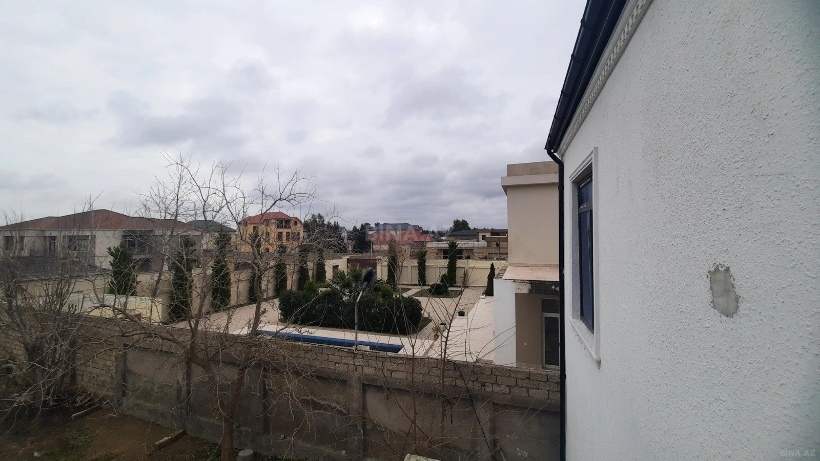 Satılır 7 otaqlı həyət evi 260 m²