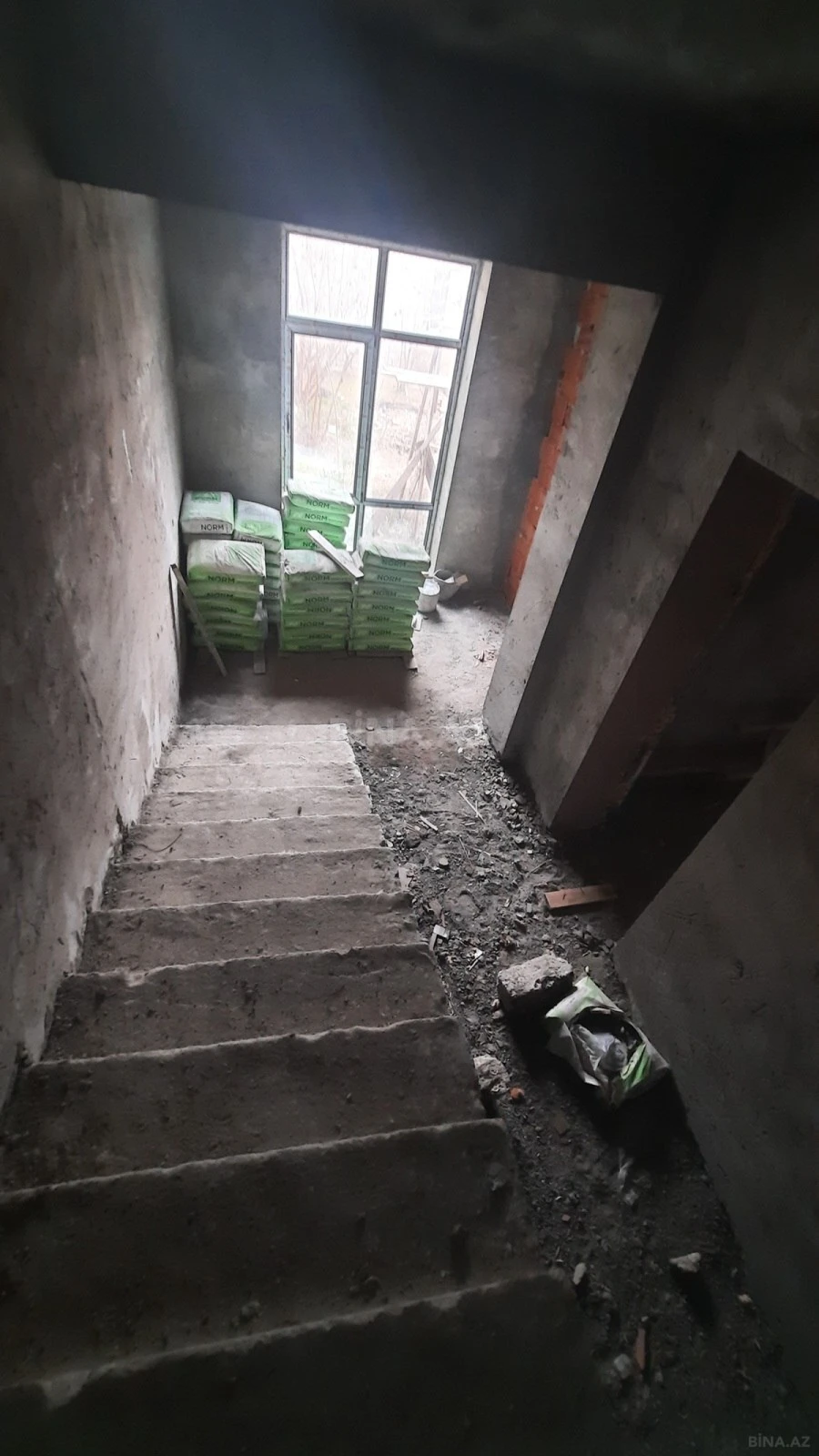 Satılır 7 otaqlı həyət evi 260 m²