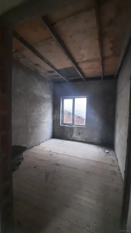 Satılır 7 otaqlı həyət evi 260 m²