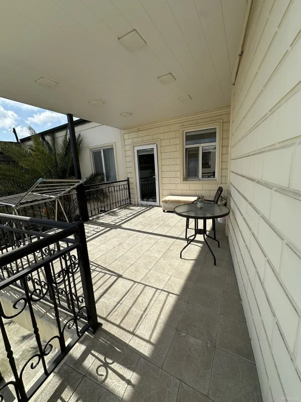 Satılır 3 otaqlı həyət evi 200 m²