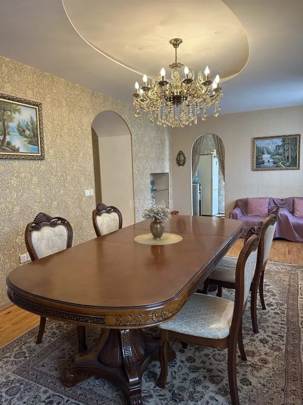 Satılır 3 otaqlı həyət evi 200 m²