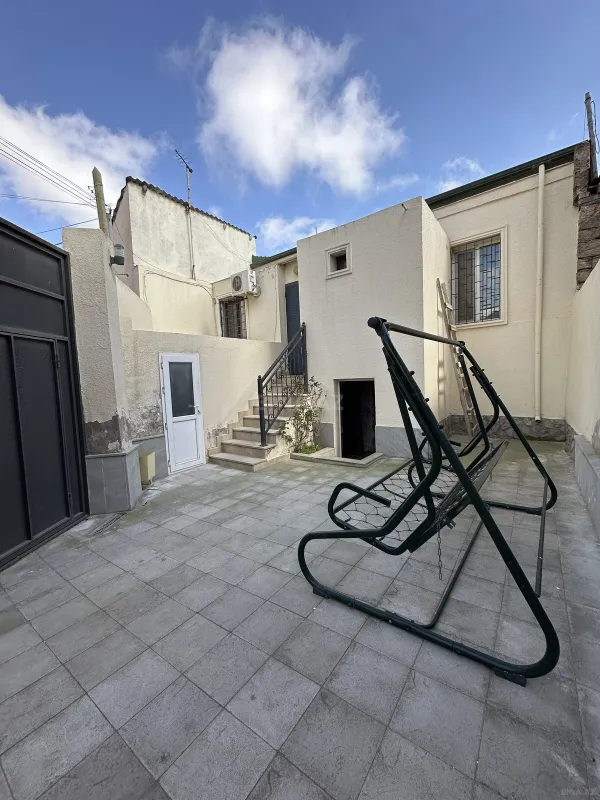 Satılır 3 otaqlı həyət evi 200 m²