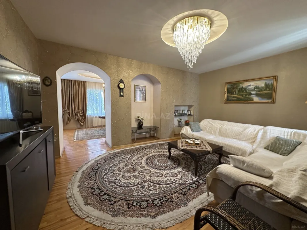 Satılır 3 otaqlı həyət evi 200 m²