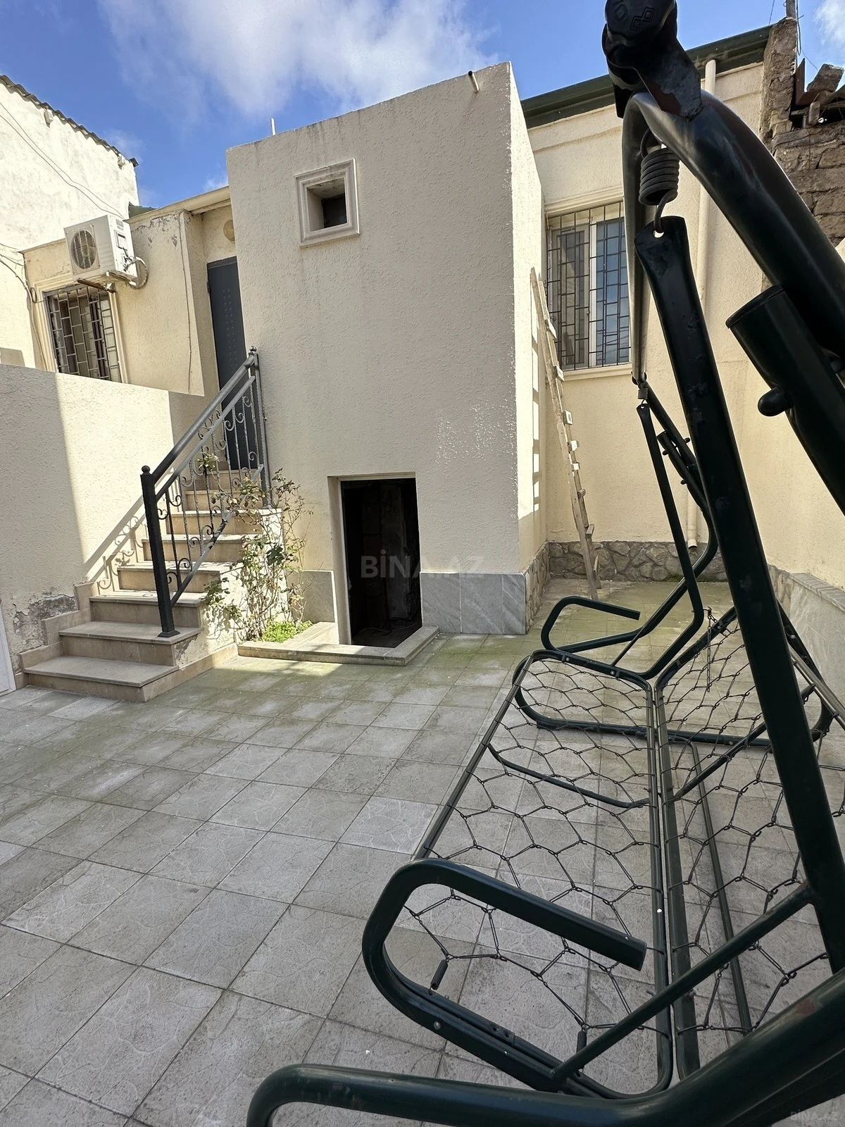 Satılır 3 otaqlı həyət evi 200 m²