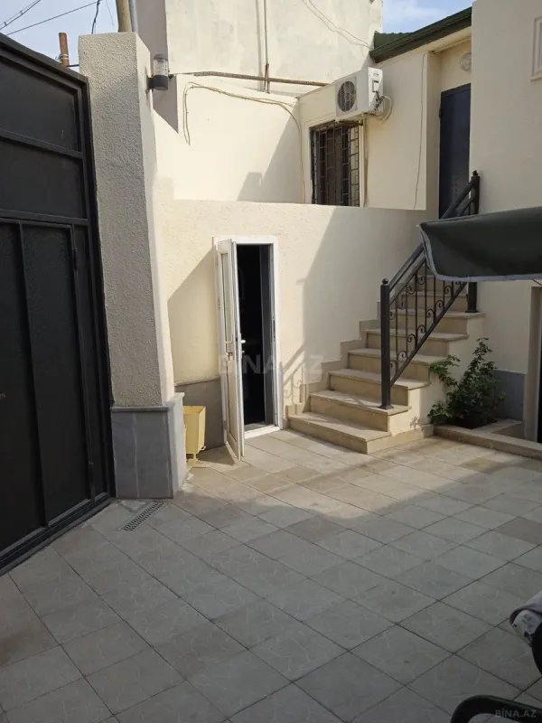 Satılır 3 otaqlı həyət evi 200 m²
