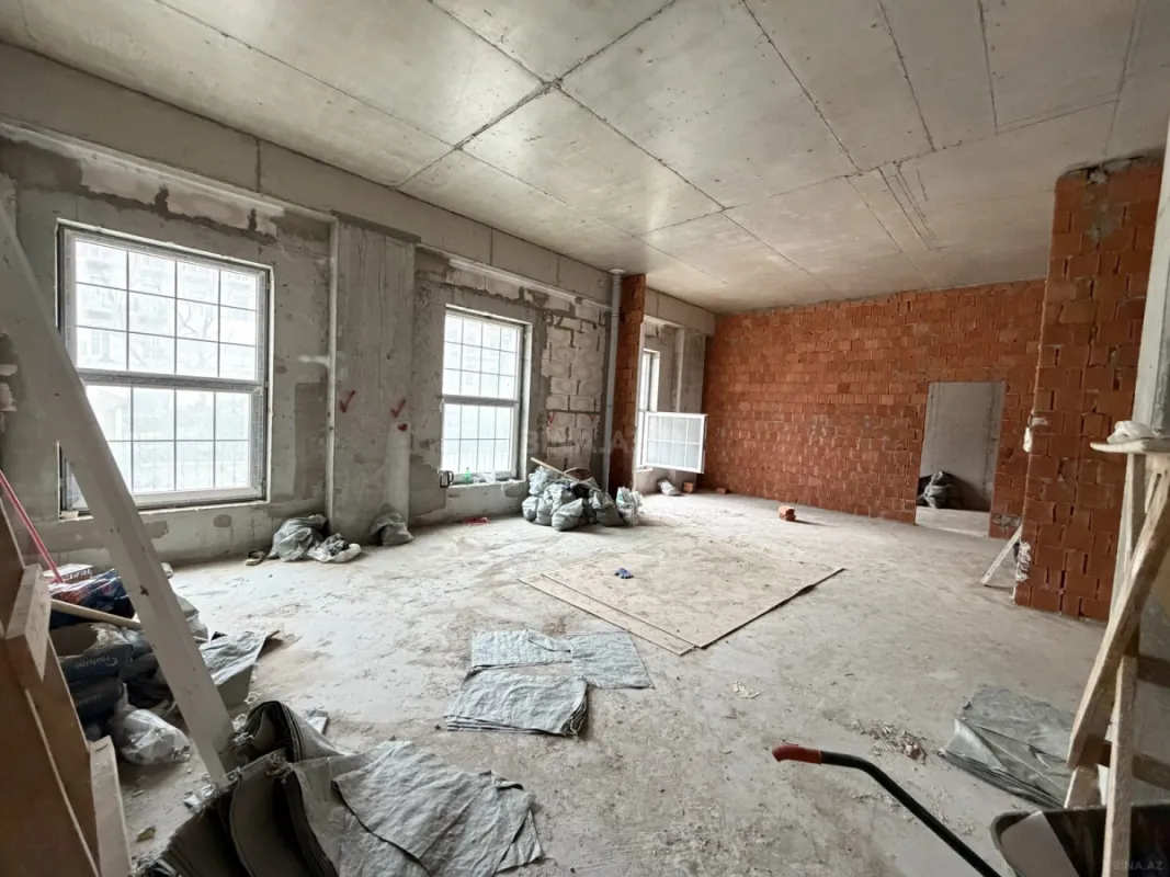 Satılır 3 otaqlı mənzil 96 m²