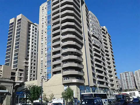 Satılır 3 otaqlı mənzil 175 m² — Bakı, Xətai m/s yanı 3 otaq 175.00 m²