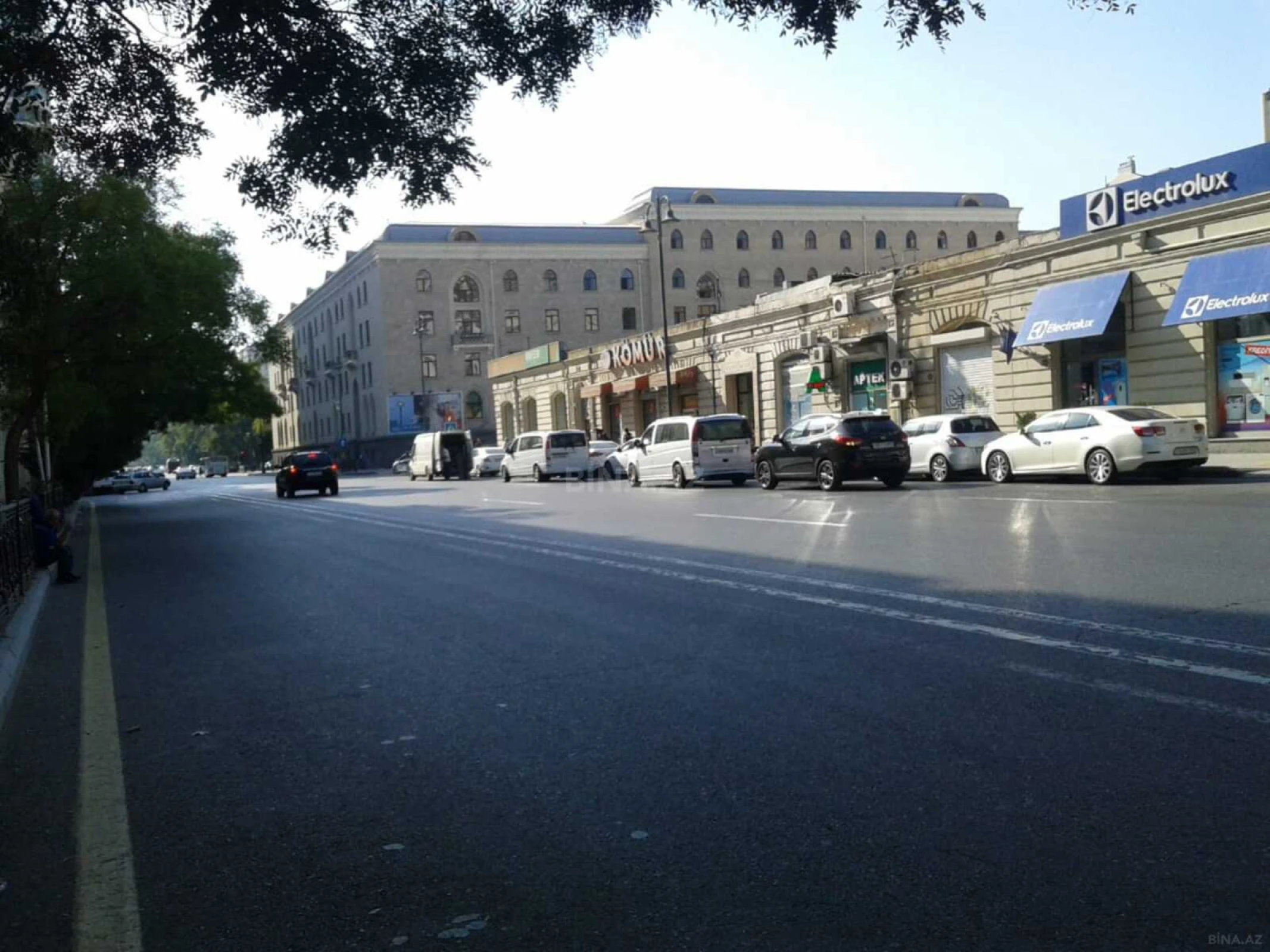 Satılır 3 otaqlı mənzil 175 m²