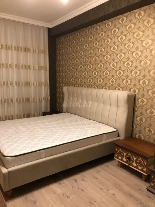 Satılır 3 otaqlı mənzil 175 m²