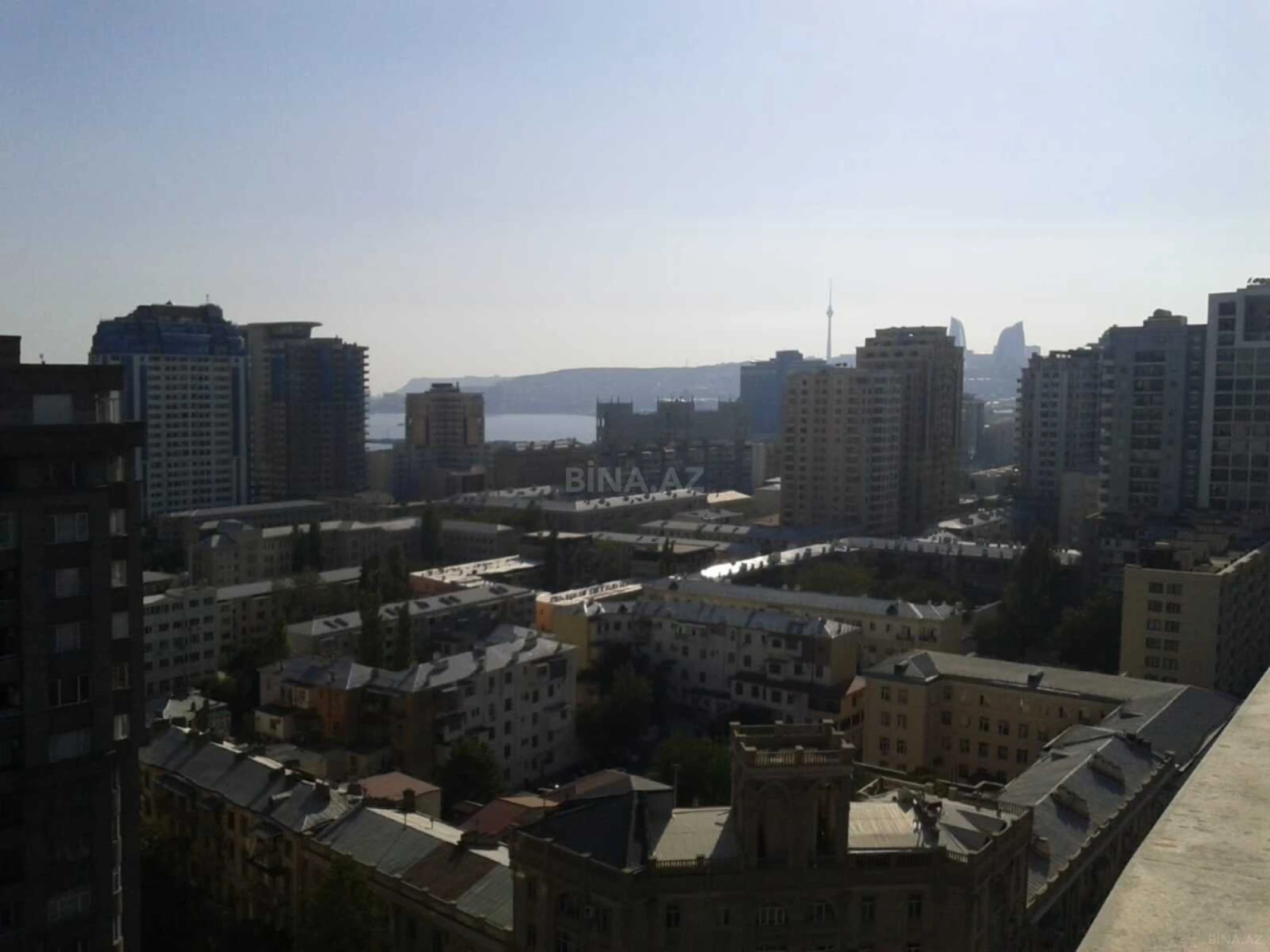 Satılır 3 otaqlı mənzil 175 m²