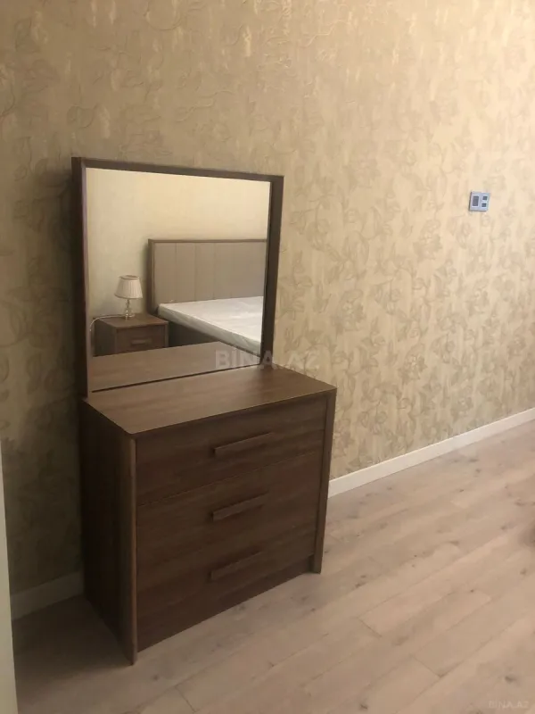 Satılır 3 otaqlı mənzil 175 m²