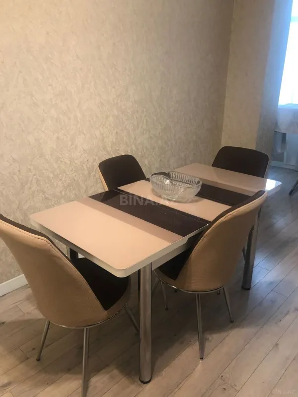 Satılır 3 otaqlı mənzil 175 m²