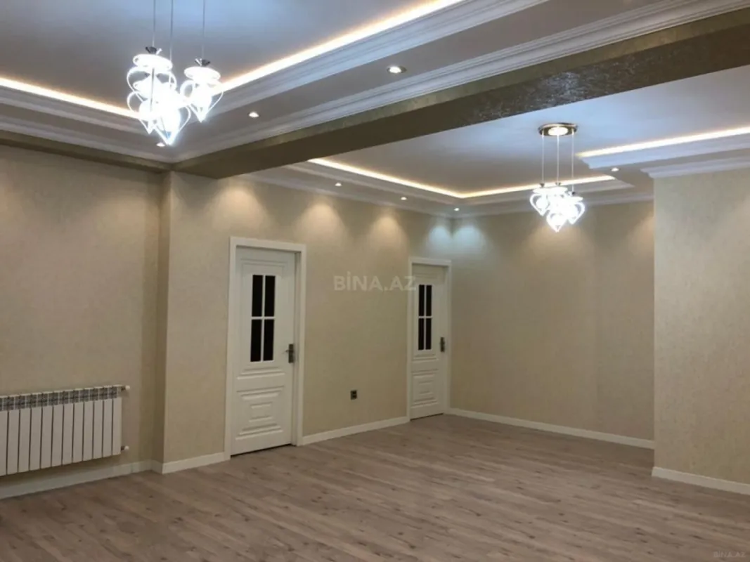 Satılır 3 otaqlı mənzil 175 m²