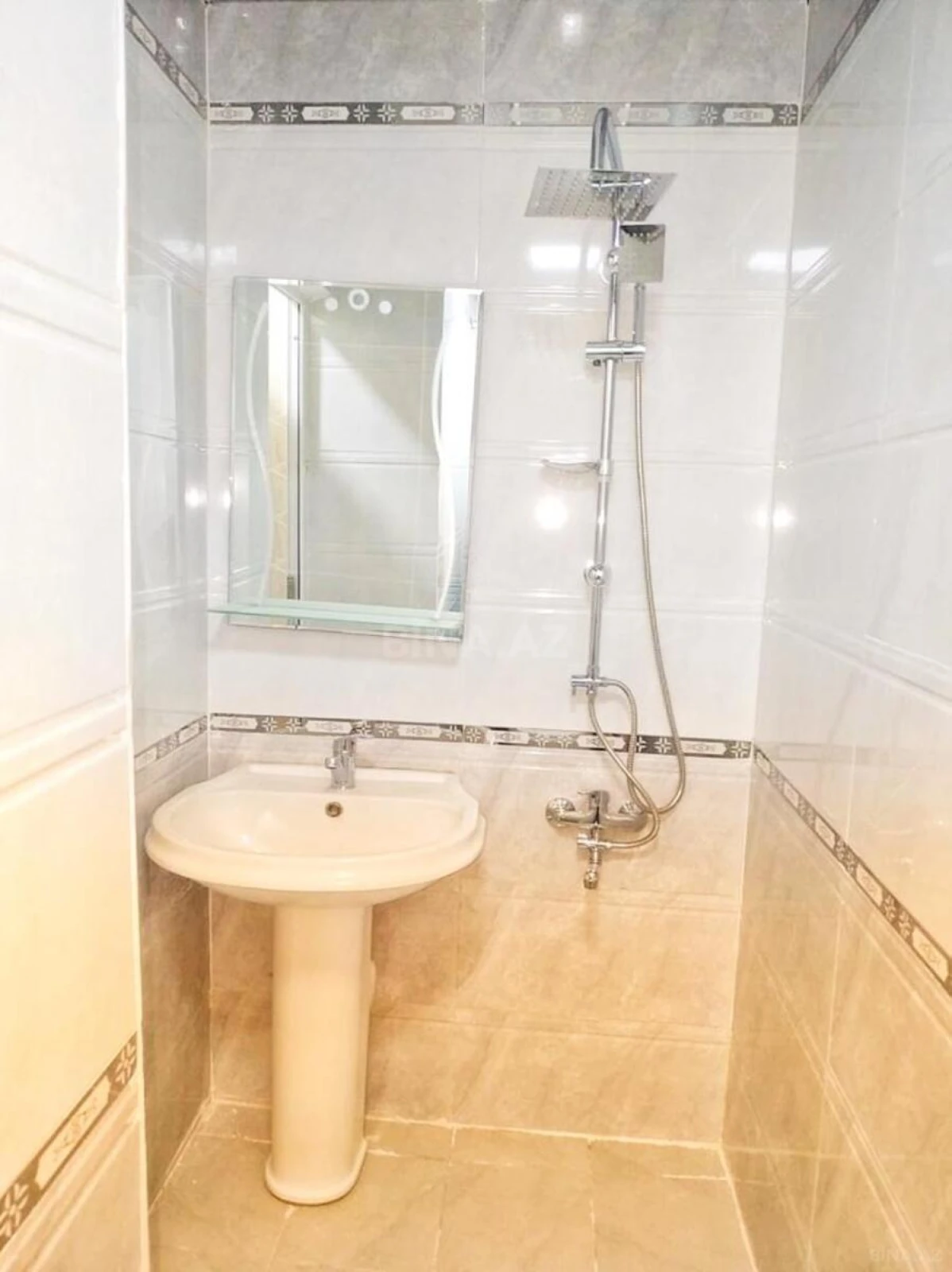 Satılır 2 otaqlı mənzil 45 m²