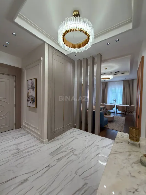 Satılır 3 otaqlı mənzil 108 m²