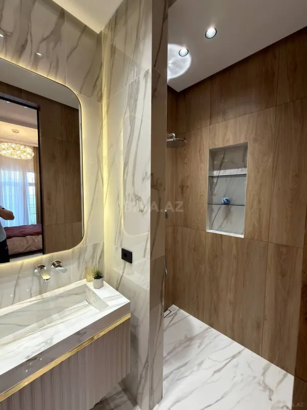 Satılır 3 otaqlı mənzil 108 m²