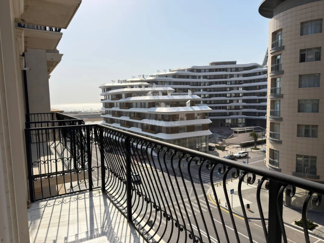 Satılır 3 otaqlı mənzil 108 m²