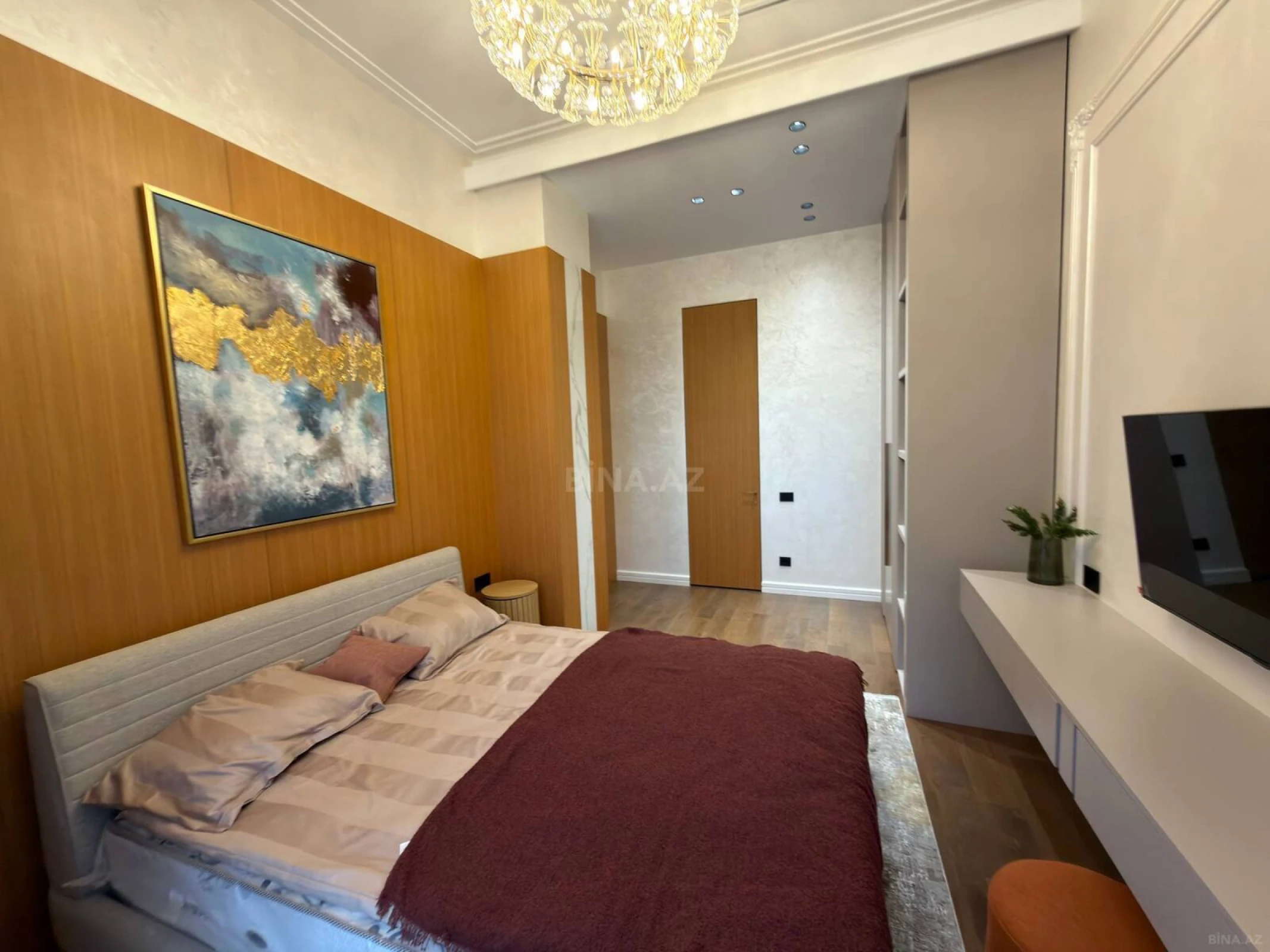 Satılır 3 otaqlı mənzil 108 m²