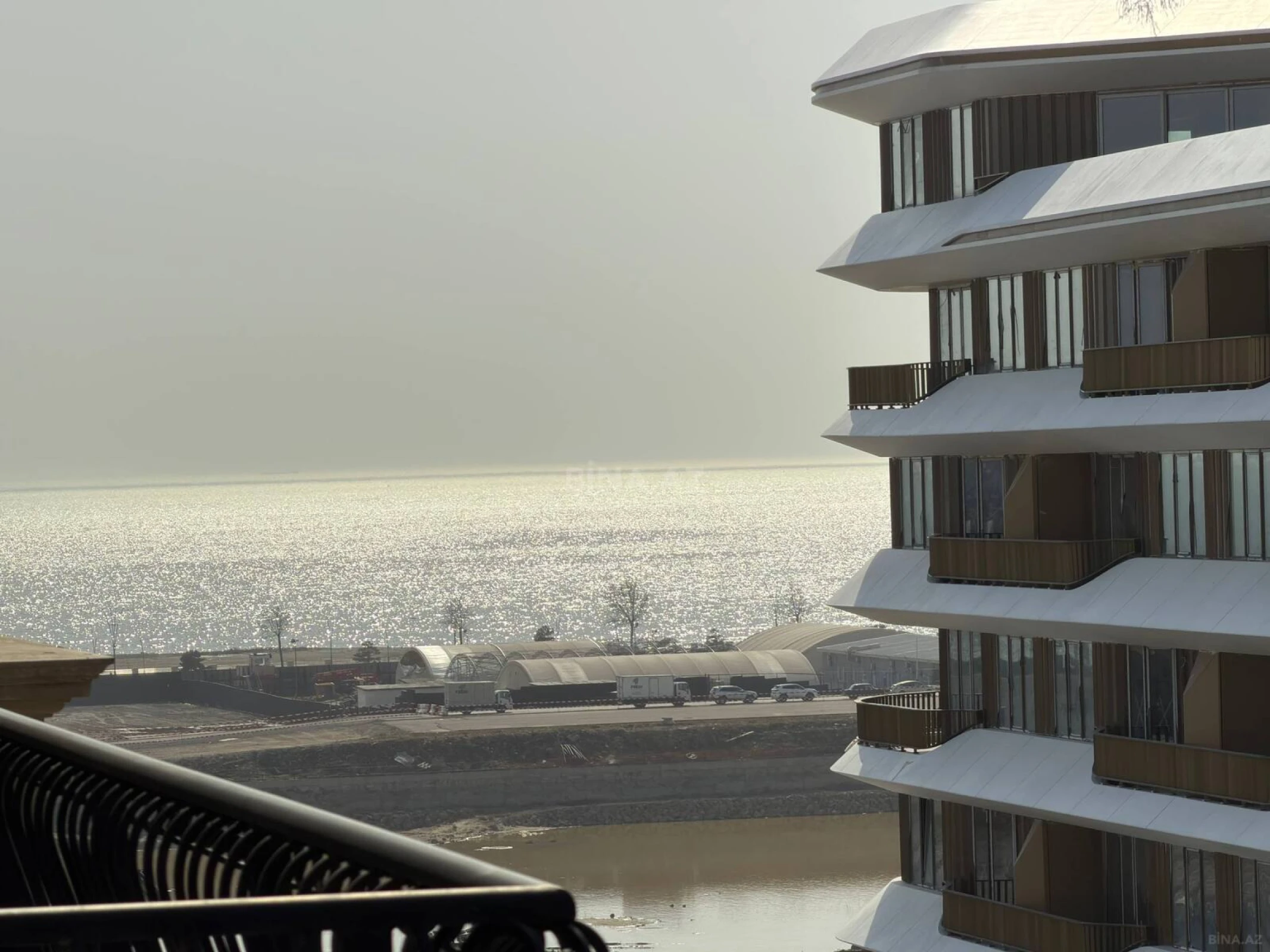 Satılır 3 otaqlı mənzil 108 m²