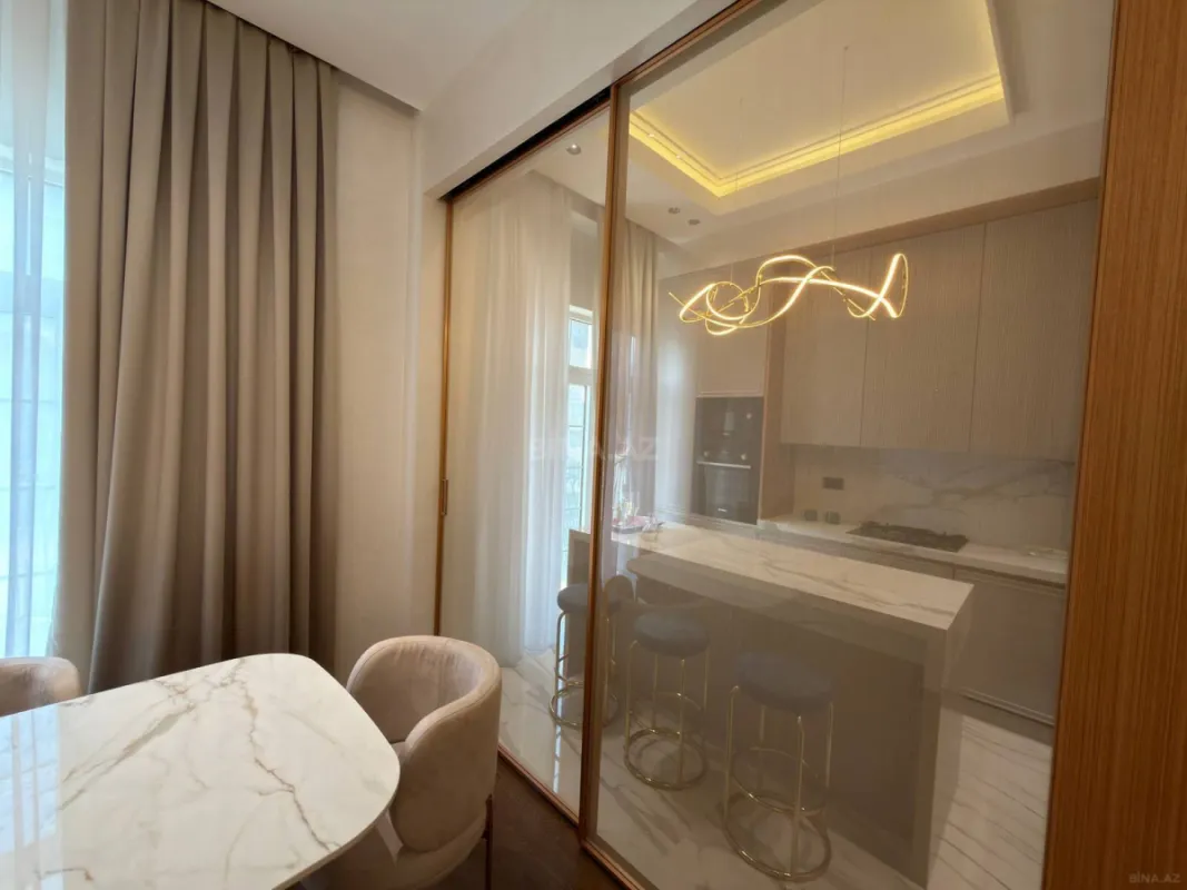 Satılır 3 otaqlı mənzil 108 m²