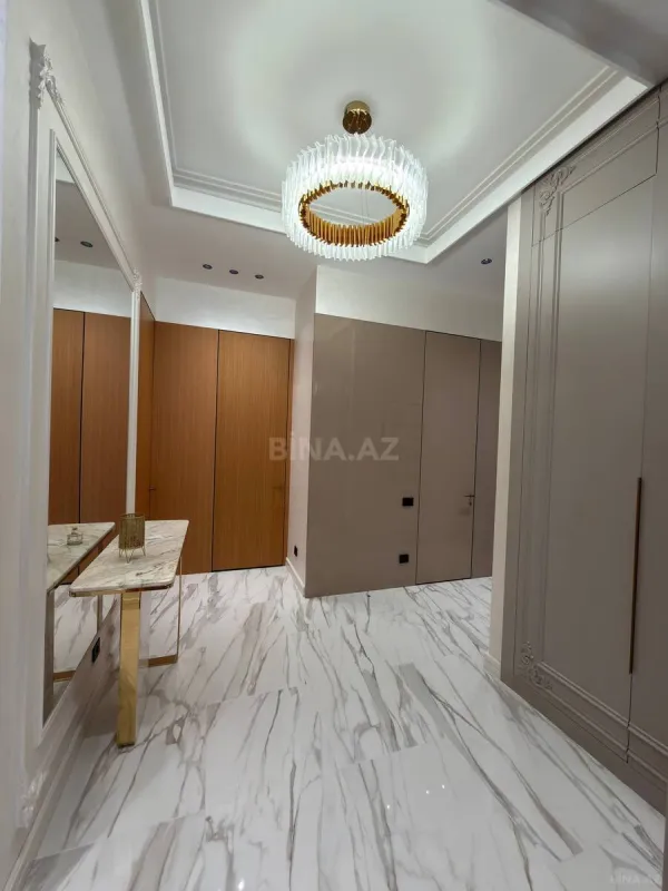 Satılır 3 otaqlı mənzil 108 m²
