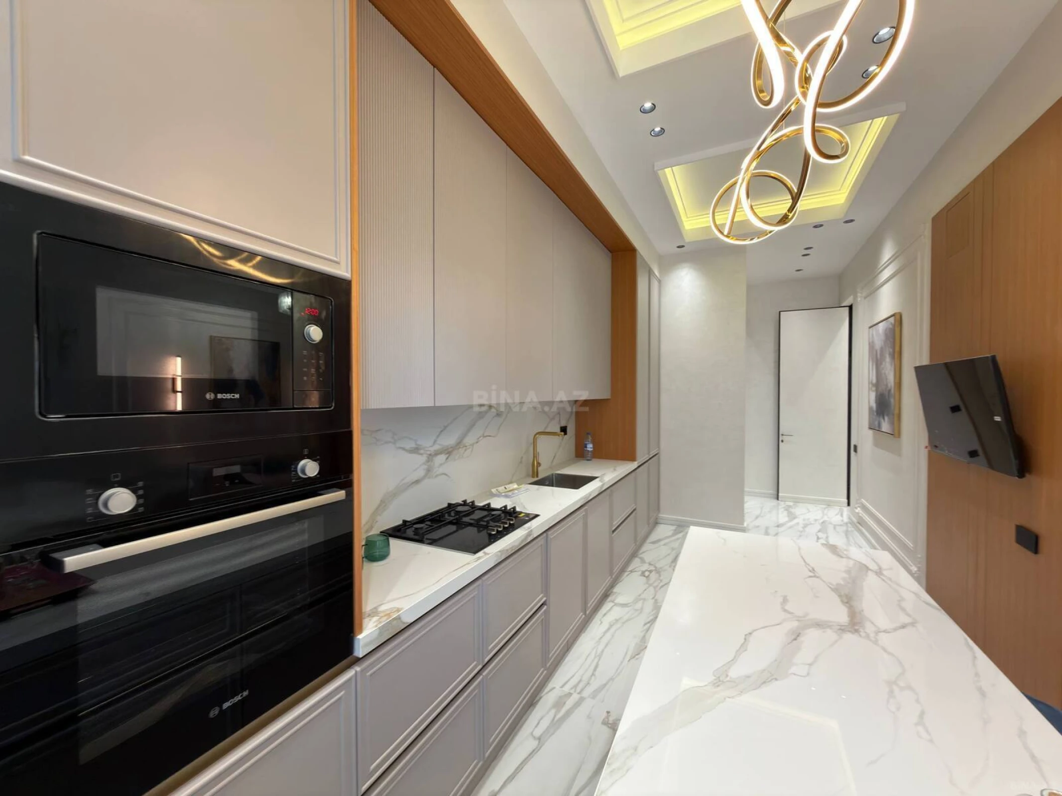 Satılır 3 otaqlı mənzil 108 m²