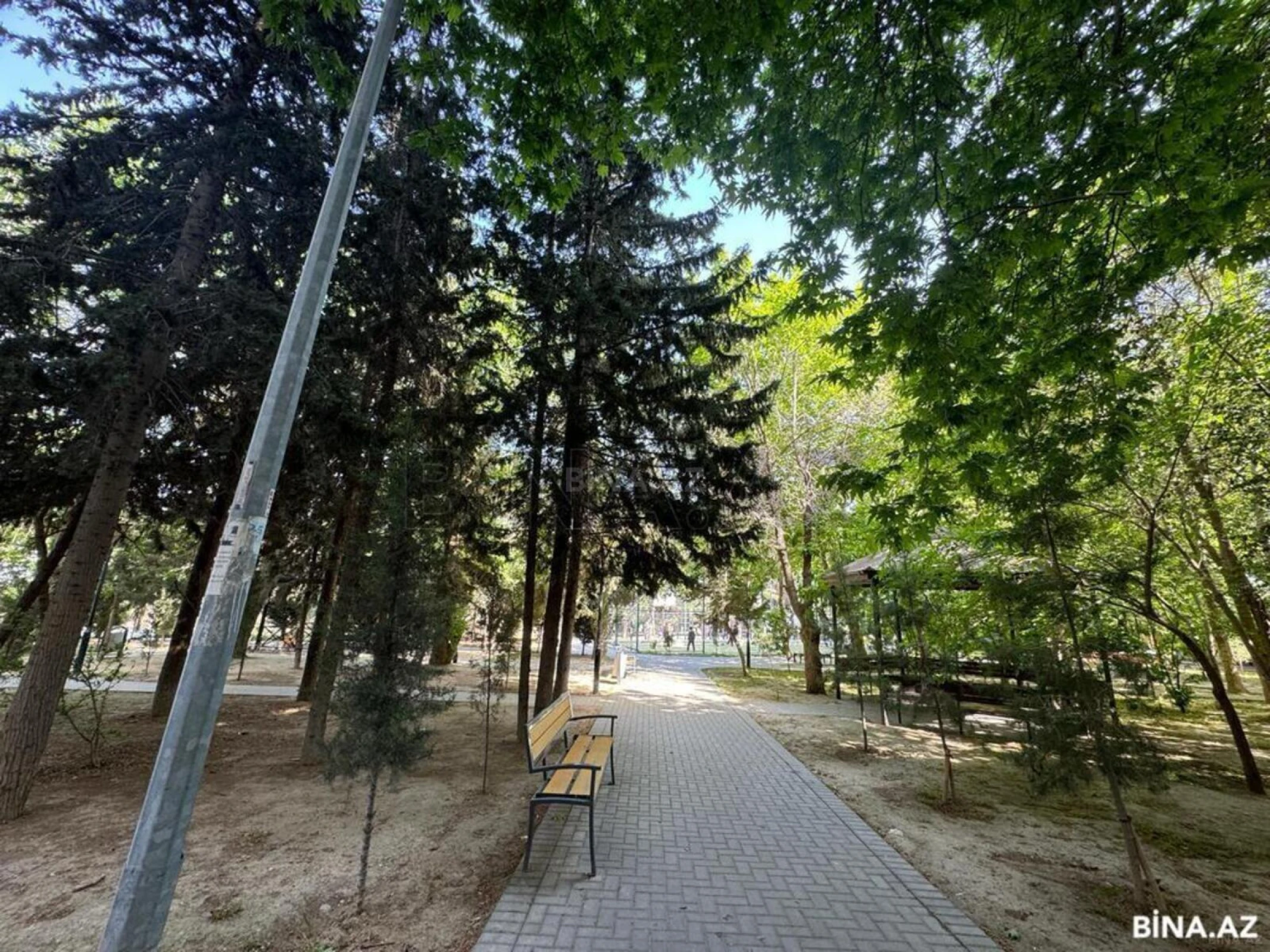 Satılır 2 otaqlı mənzil 75 m²