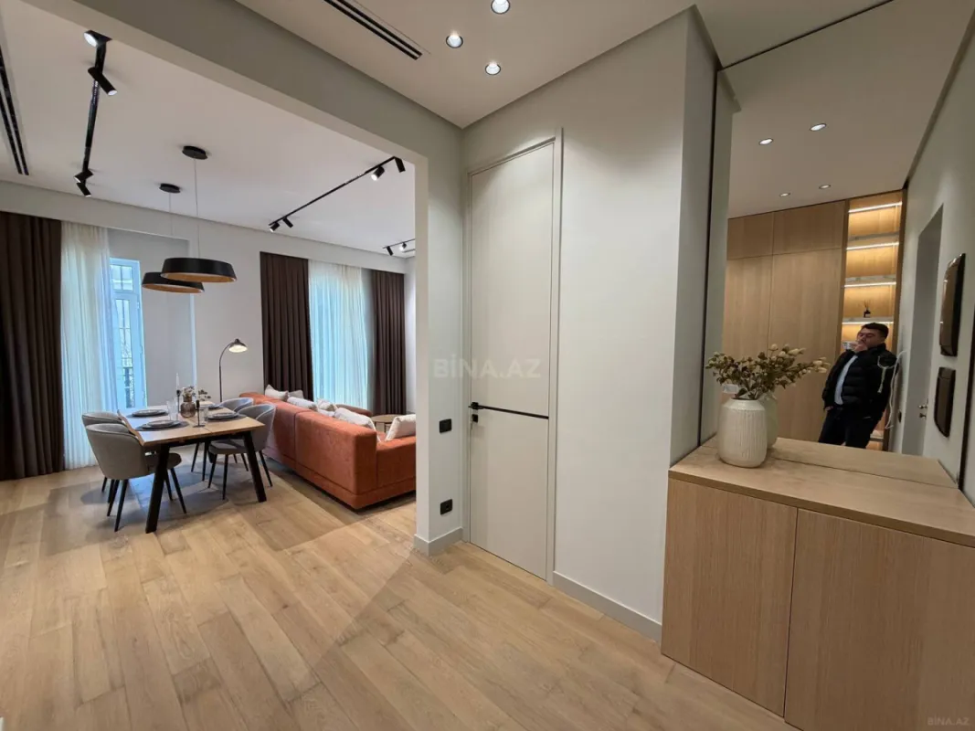 Satılır 2 otaqlı mənzil 78 m²