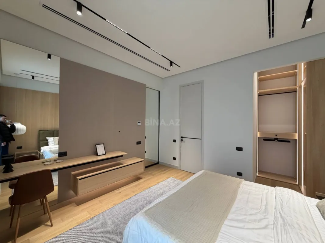 Satılır 2 otaqlı mənzil 78 m²