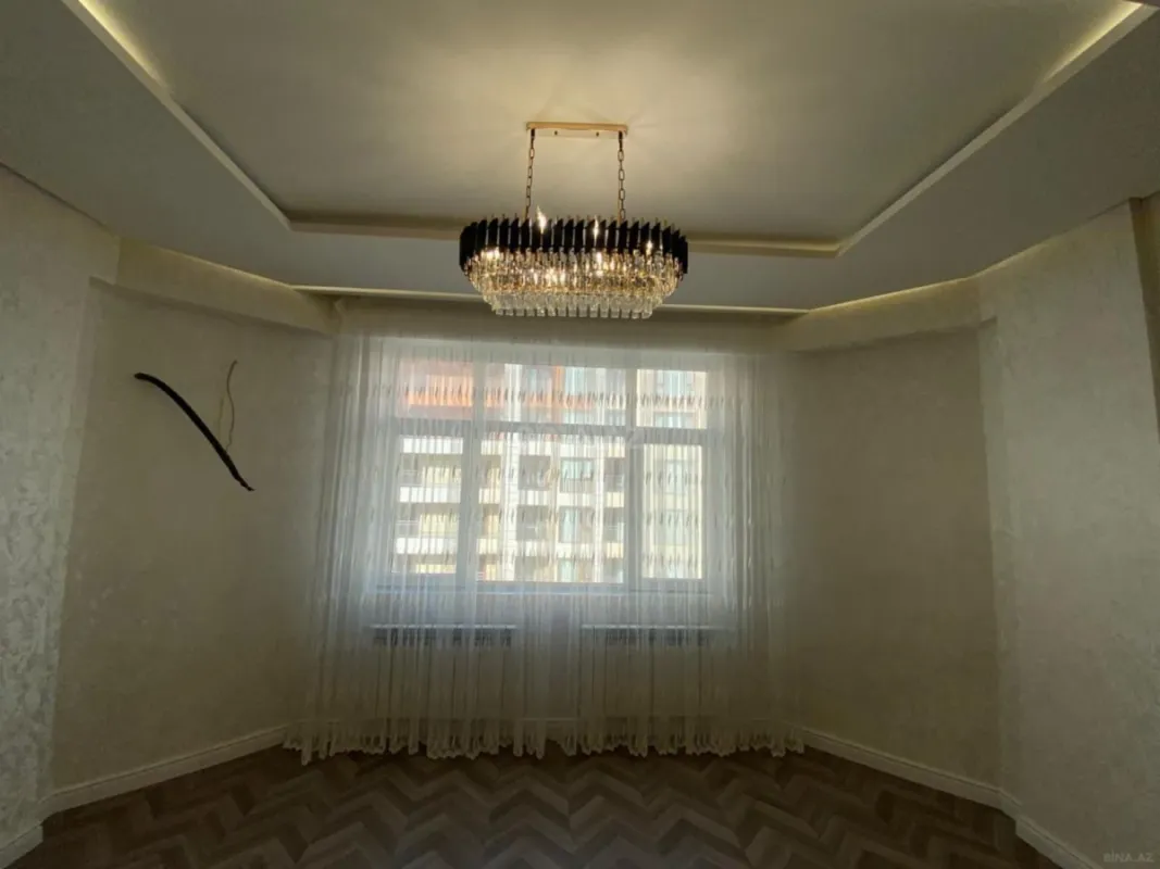 Satılır 3 otaqlı mənzil 170 m²