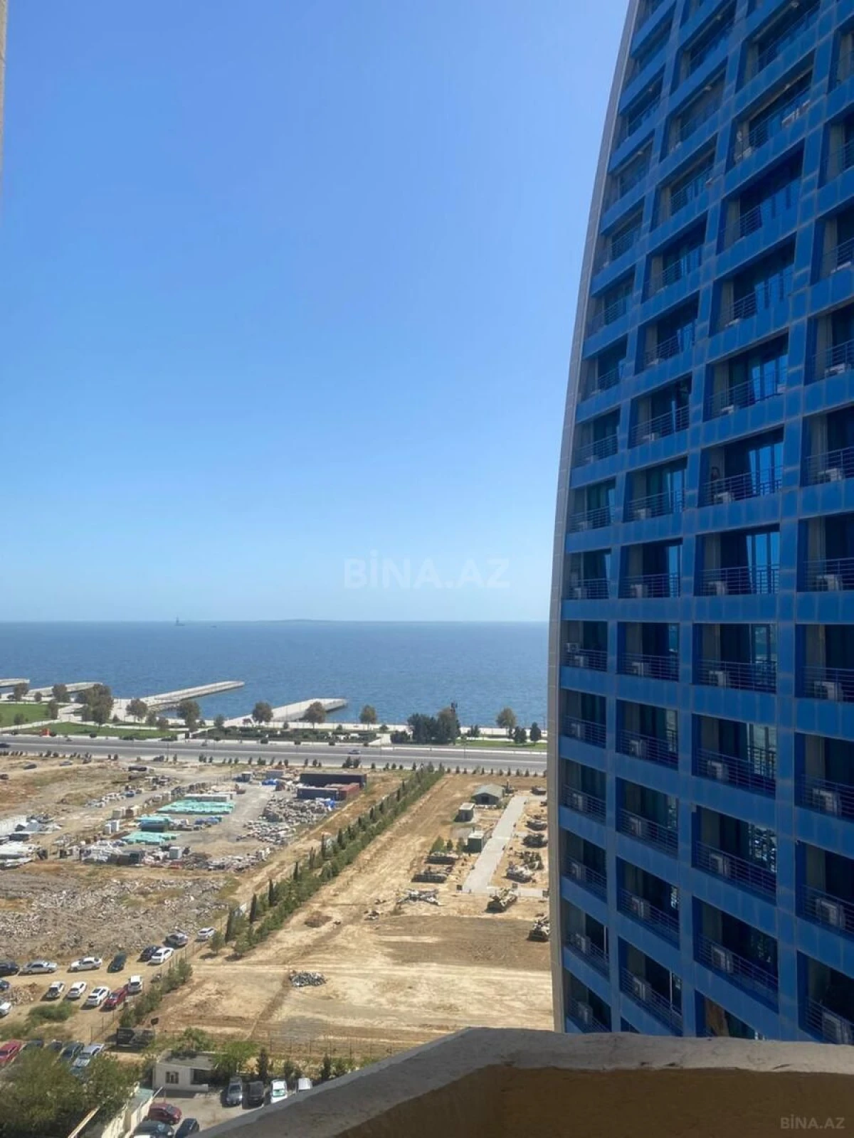 Satılır 3 otaqlı mənzil 170 m²