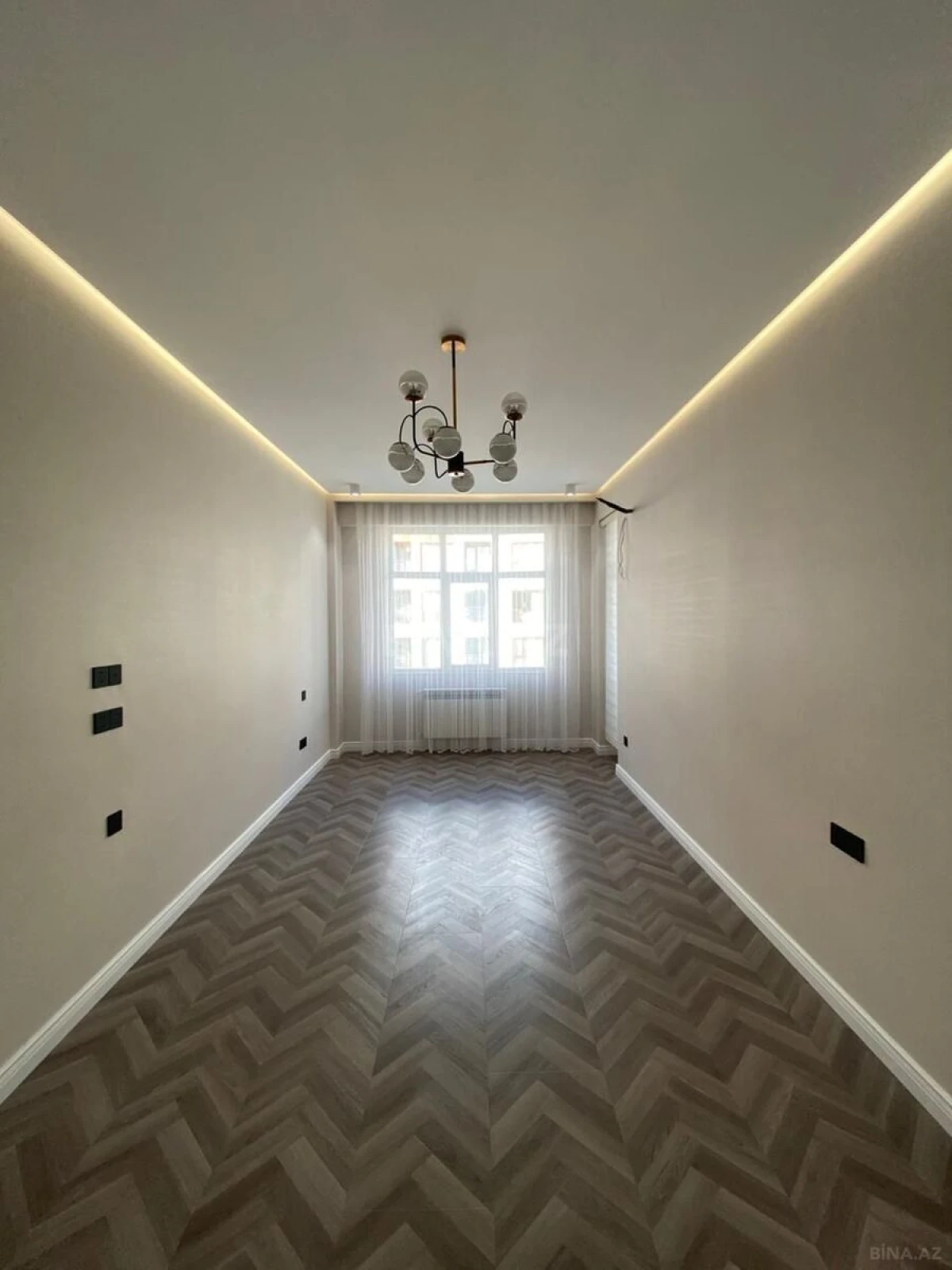 Satılır 3 otaqlı mənzil 170 m²