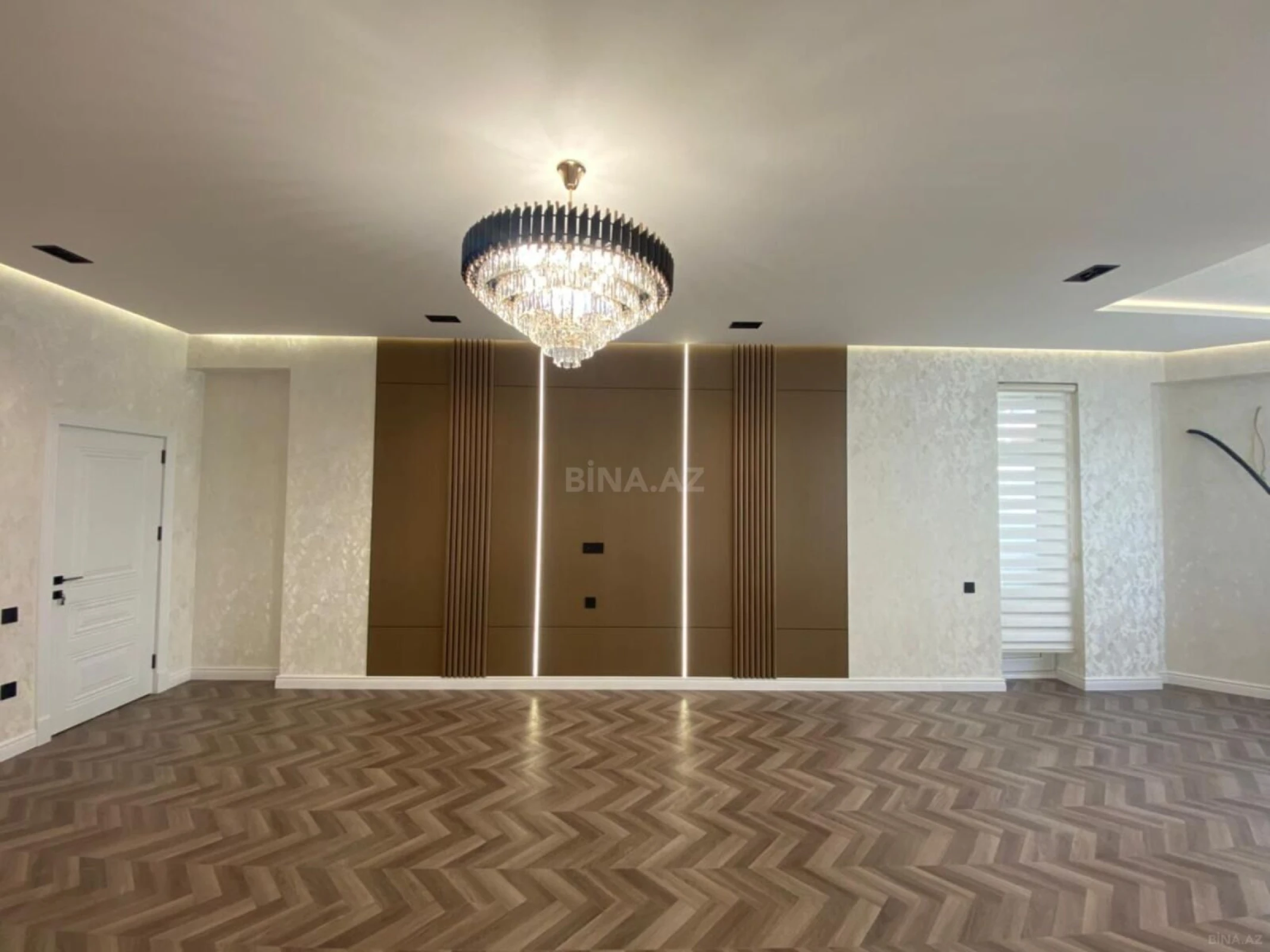Satılır 3 otaqlı mənzil 170 m²