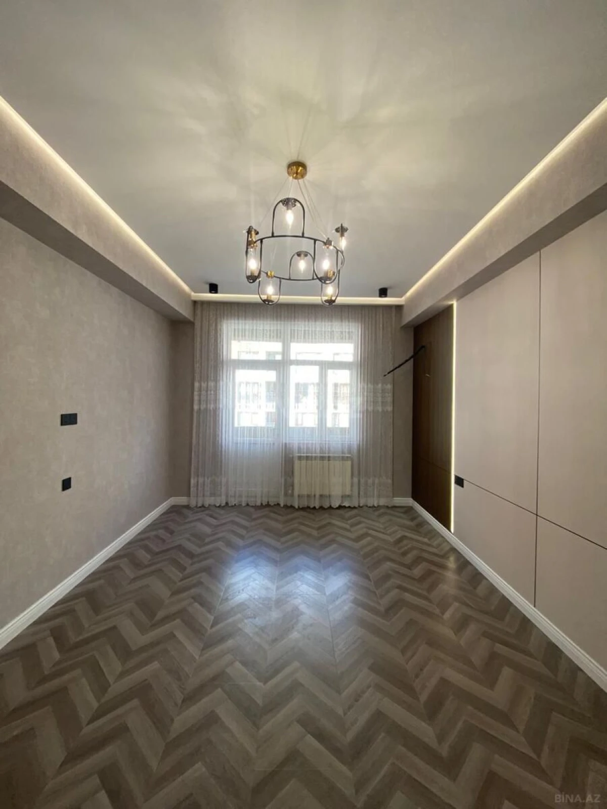 Satılır 3 otaqlı mənzil 170 m²
