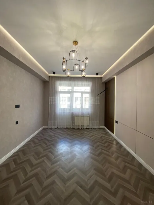 Satılır 3 otaqlı mənzil 170 m²