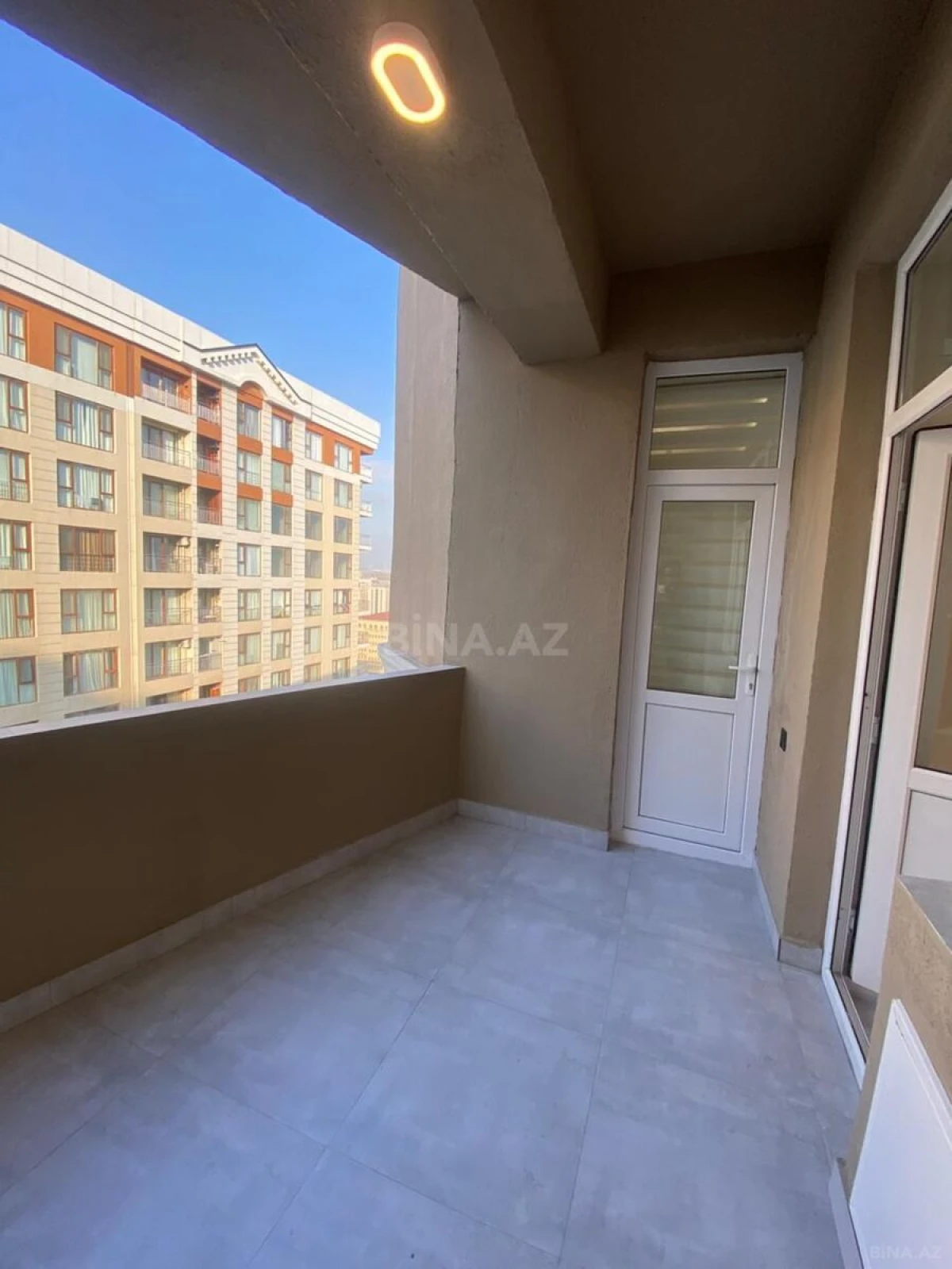 Satılır 3 otaqlı mənzil 170 m²