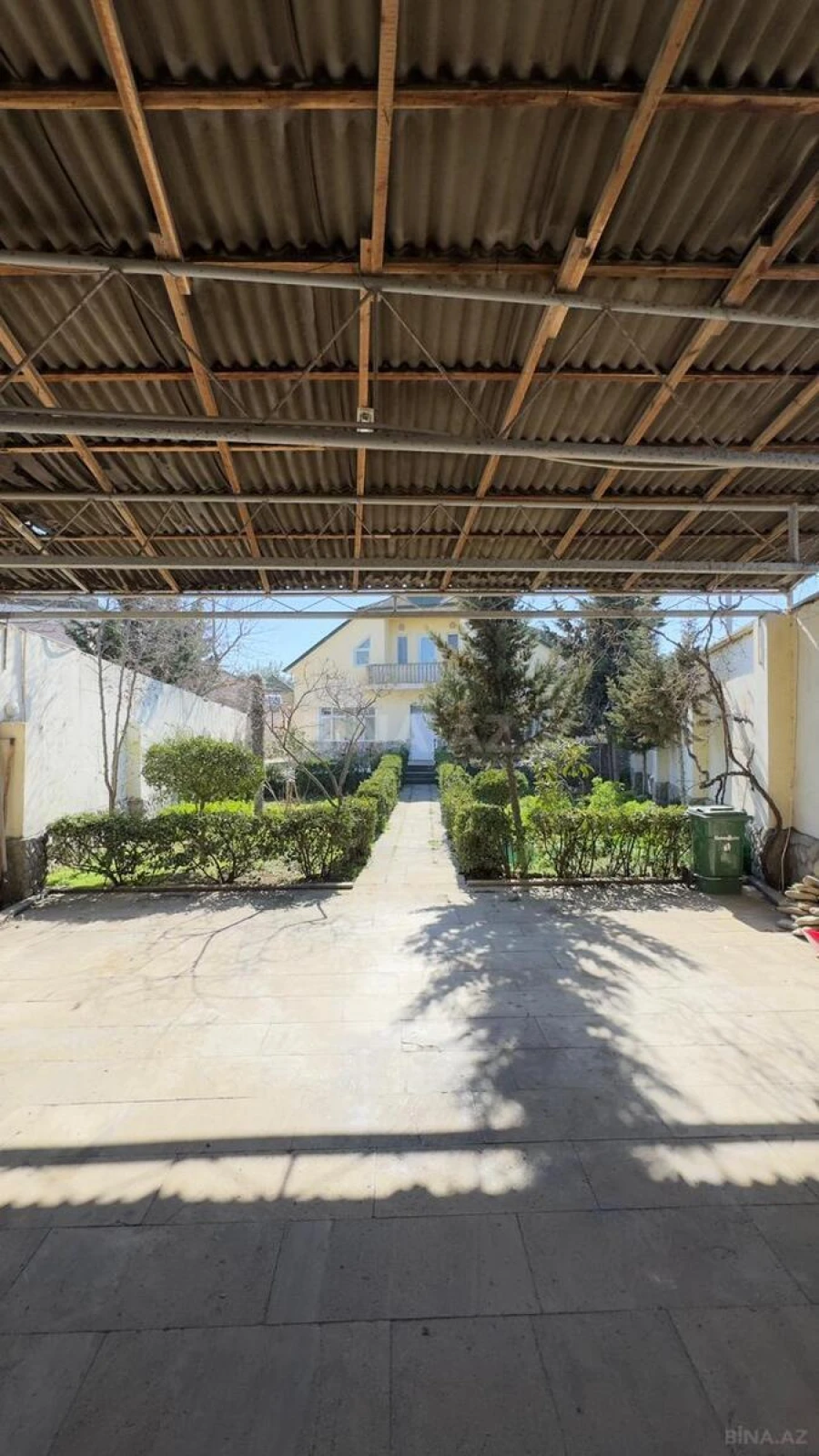 Satılır 5 otaqlı həyət evi 180 m²