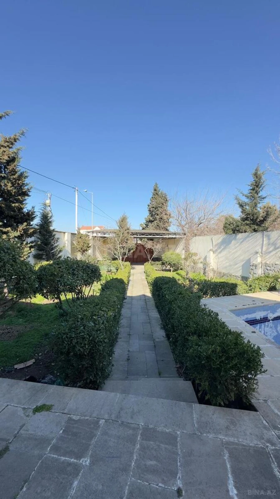 Satılır 5 otaqlı həyət evi 180 m²