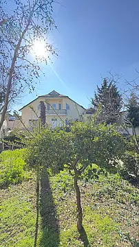 Satılır 5 otaqlı həyət evi 180 m²