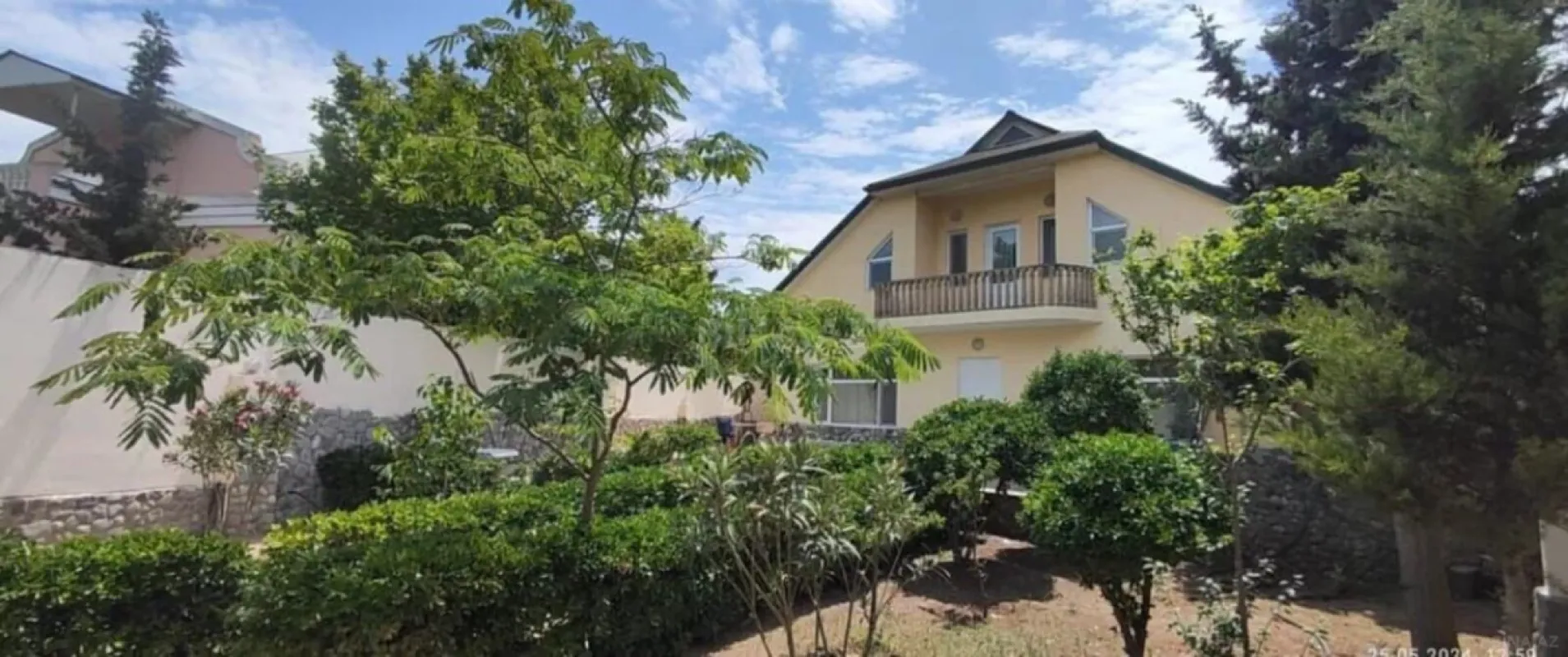 Satılır 5 otaqlı həyət evi 180 m²